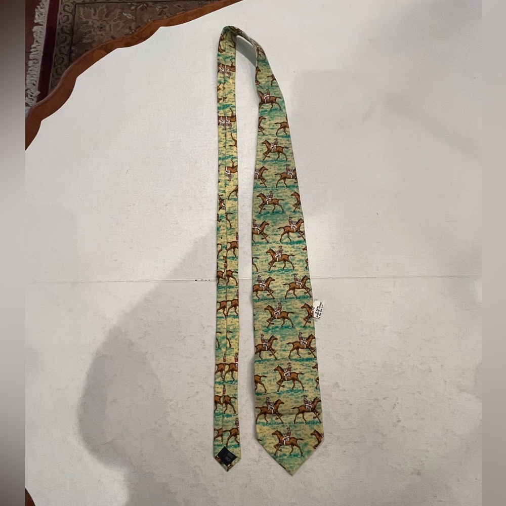 Philadelphia Museum of Art Equestrian themed silk Patterned Tie. NWT!